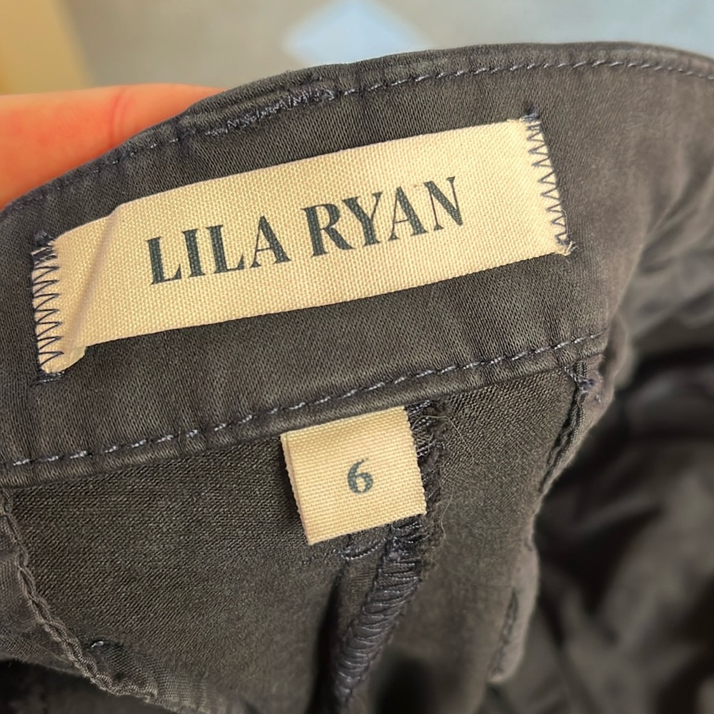 Lila Ryan Jenalyn boot Cut Trouser - Size 6 - Navy Blue